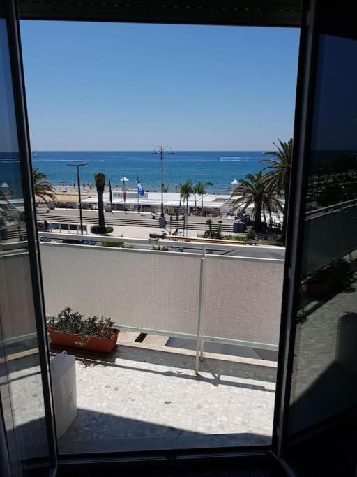 Casa Al Mare - Lido Apartman Terracina Kültér fotó